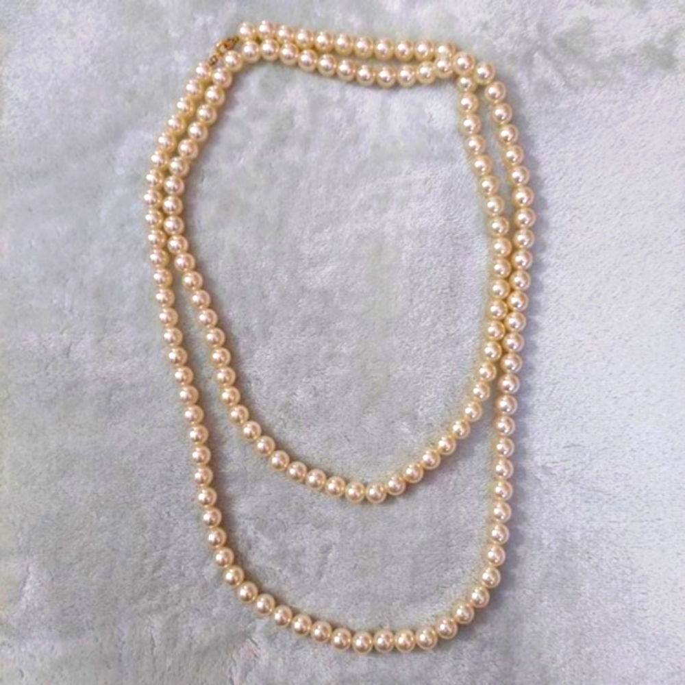 (3 for 12$) Long strand faux pearl necklace.